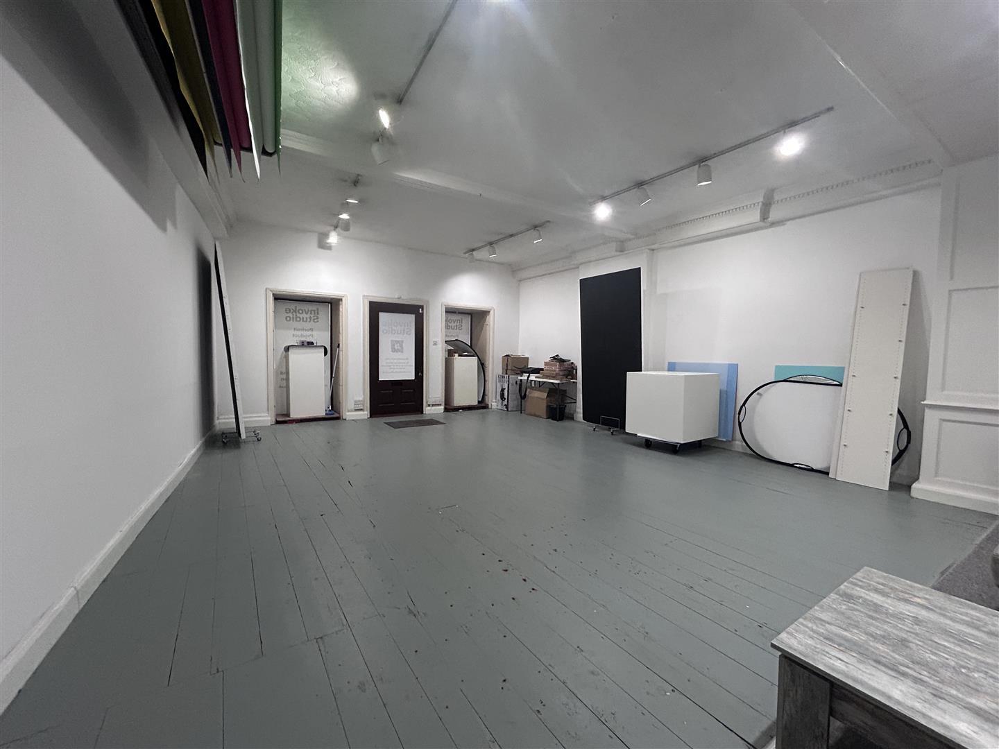 17 Market Pl, Chipping Norton to rent Interior Photo- Image 1 of 2