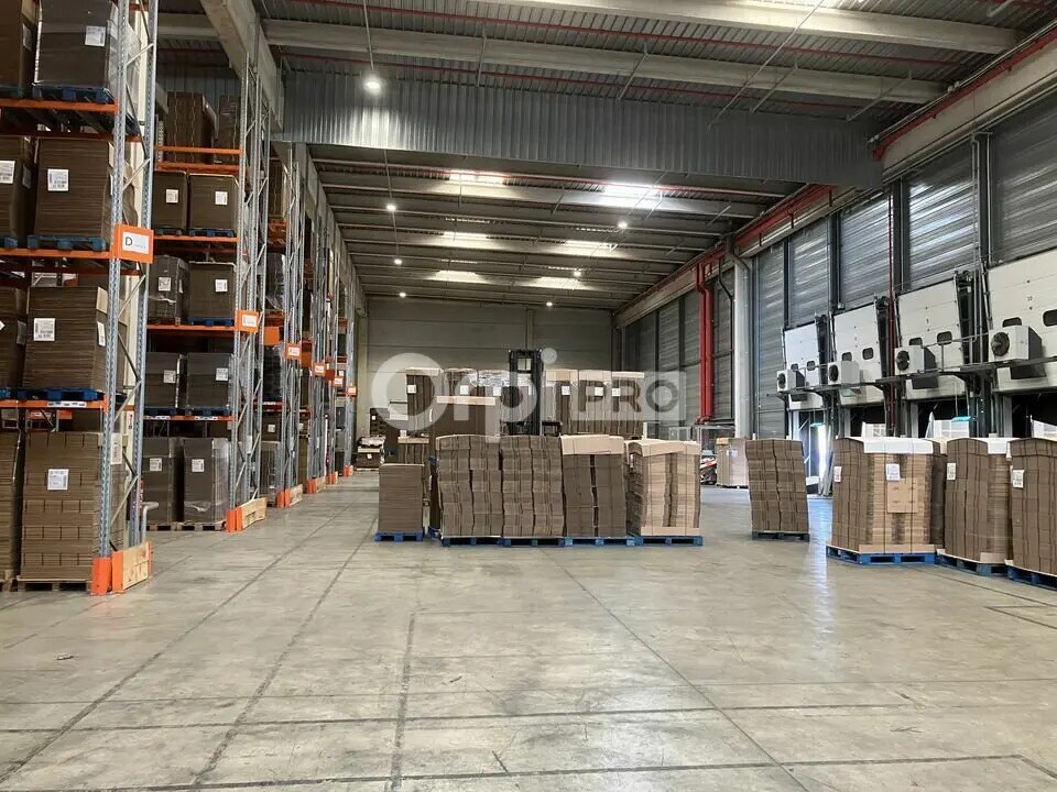 Office in Mions to rent Building Photo- Image 1 of 23