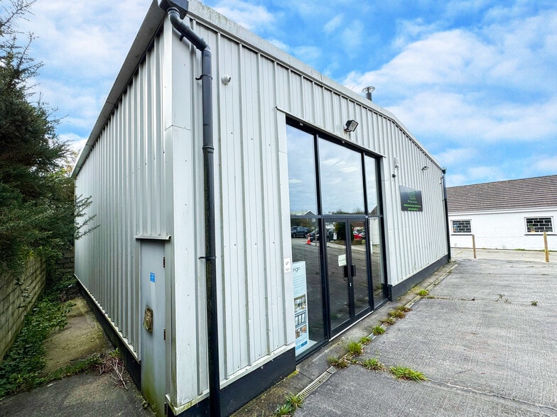 Threemilestone Industrial Estate, Threemilestone to rent - Building Photo - Image 3 of 3