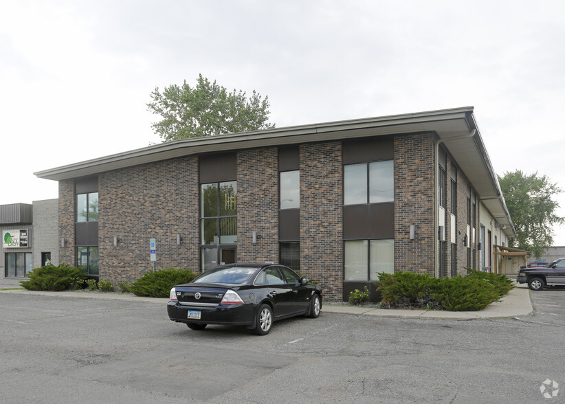 3309 Fiechtner Dr, Fargo, ND for sale - Building Photo - Image 2 of 9