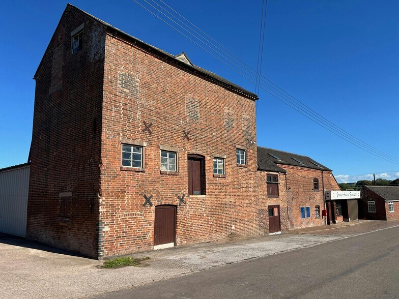 Standon Mill portfolio of 2 properties for sale on LoopNet.co.uk - Building Photo - Image 2 of 19
