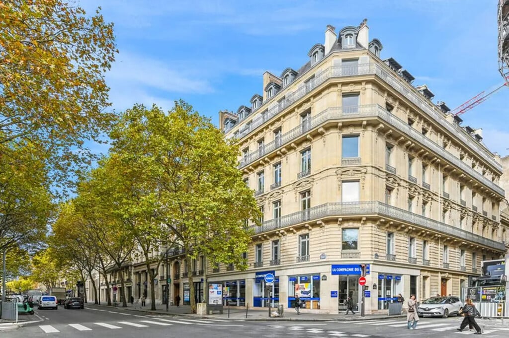 Location Bureaux 520 m² - Photo 1