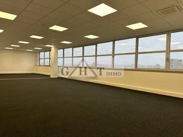 Office in Alfortville to rent - Interior Photo - Image 2 of 4