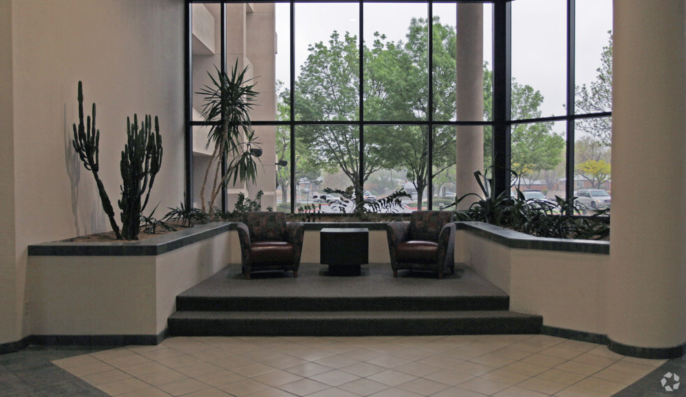 8500 Menaul Blvd NE, Albuquerque, NM for rent - Lobby - Image 2 of 80