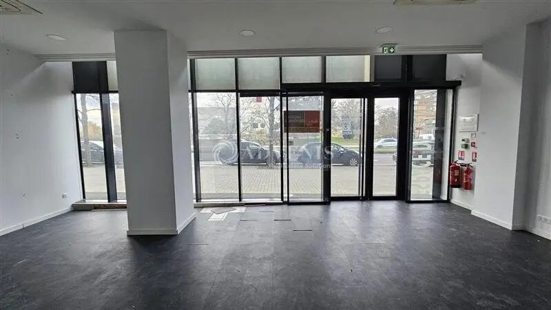 Office in Lille to rent - Interior Photo - Image 2 of 6