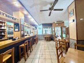 Retail in Barcelona, Barcelona to rent Interior Photo- Image 1 of 20