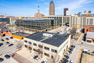 1300 Walnut St, Des Moines, IA - AERIAL  map view