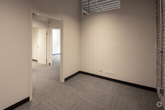 815 W Van Buren St, Chicago, IL for rent Interior Photo- Image 1 of 5