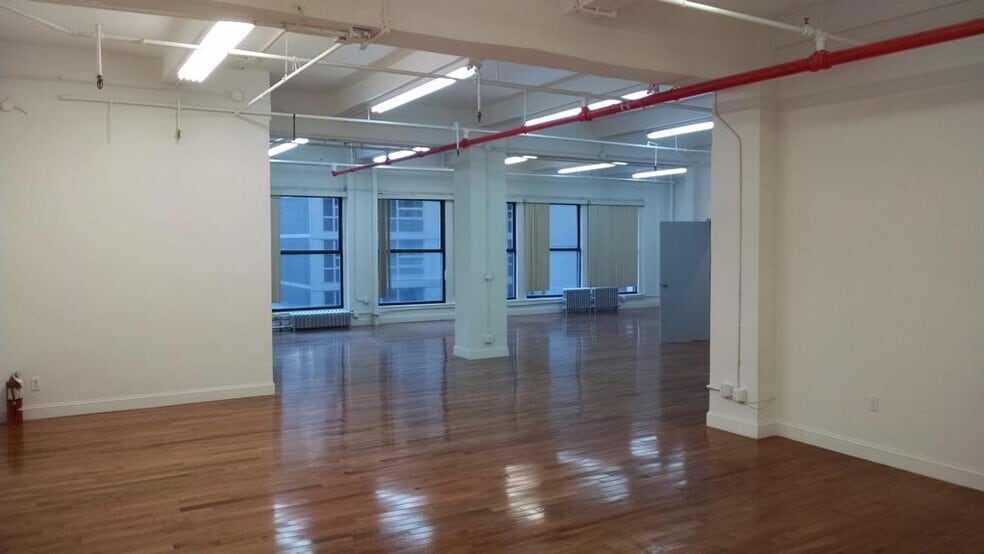 25 W 31st St, New York, NY to rent - Interior Photo - Image 1 of 16