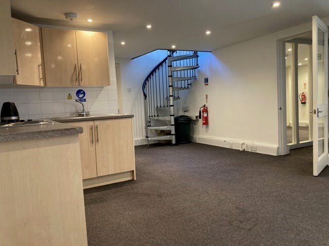 Kemble Airfield, Kemble to rent Interior Photo- Image 1 of 5