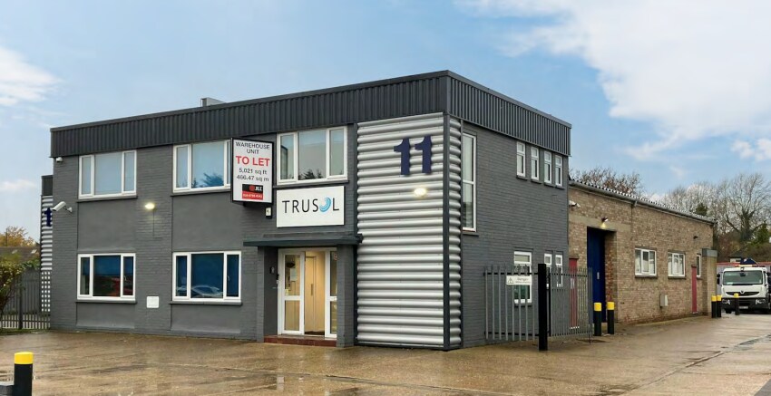 10-11 Mount Rd, Feltham for sale Building Photo- Image 1 of 1