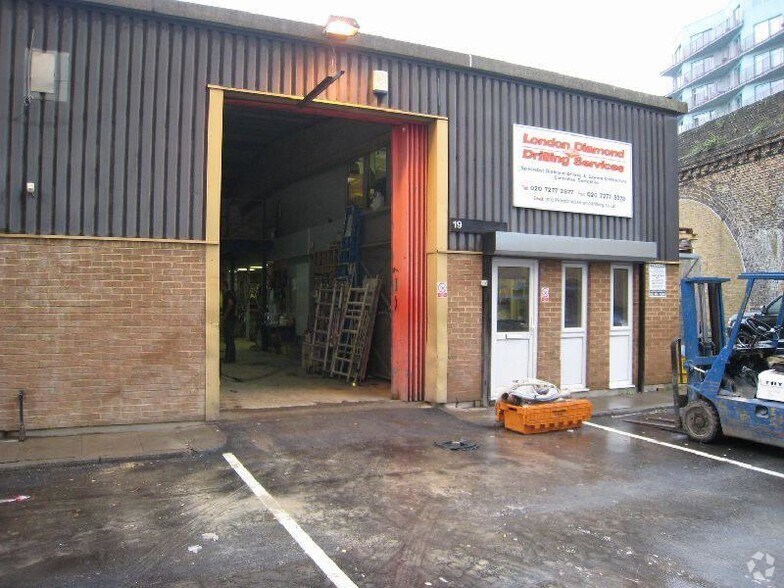 Crampton St, London for sale - Primary Photo - Image 1 of 1