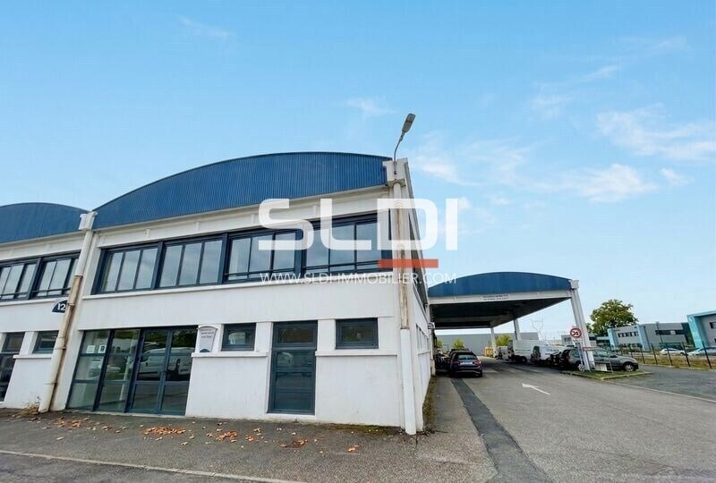 Office in Genay to rent Building Photo- Image 1 of 11