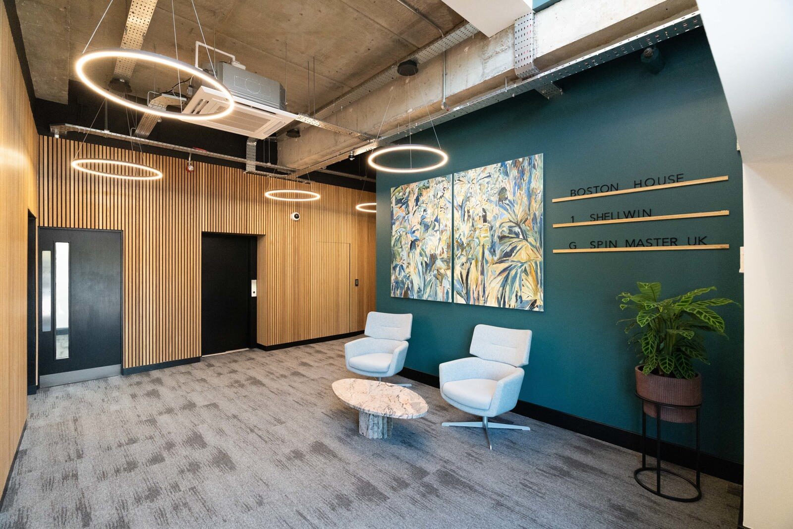 Boston Dr, Bourne End to rent Interior Photo- Image 1 of 5