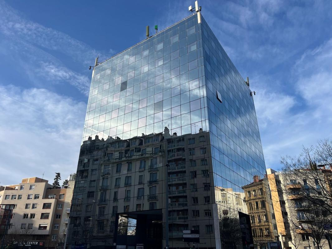 75 Cours Emile Zola, Villeurbanne to rent Building Photo- Image 1 of 23
