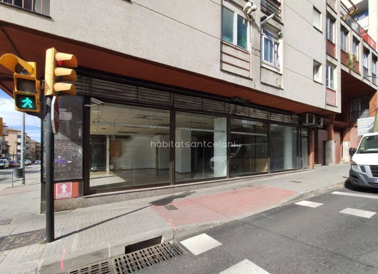 Cardedeu, BAR 08440 - Unit Pta 1 y 3 - - Interior Photo - Image 1 of 12