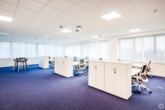 3 Finch Way, Bellshill to rent Interior Photo- Image 2 of 5