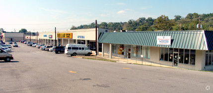 404-468 Eastern Plaza Shopping Ctr, Newport, TN for sale Primary Photo- Image 1 of 1