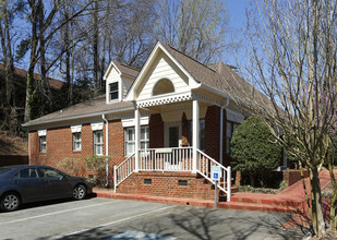 102 S Estes Dr, Chapel Hill, NC for sale Primary Photo- Image 1 of 1