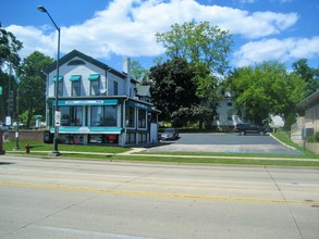 504 E Main St, St Charles, IL for sale Primary Photo- Image 1 of 1