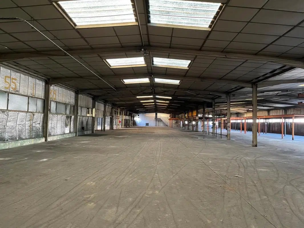 Office in Brignoles to rent Building Photo- Image 1 of 8