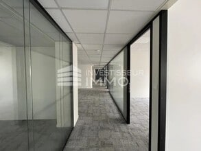 Office in Fontenay-sous-Bois to rent Interior Photo- Image 2 of 5