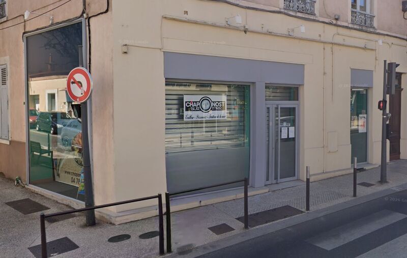 Retail in OULLINS-PIERRE-BÉNITE to rent - Building Photo - Image 1 of 2