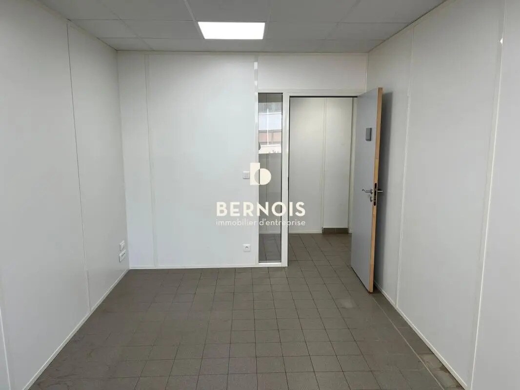 Office in Toulon to rent Building Photo- Image 1 of 9
