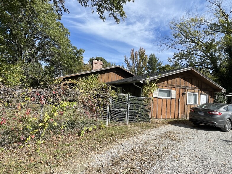 2480 Meadville Ln, Carbondale, IL for sale - Building Photo - Image 3 of 4