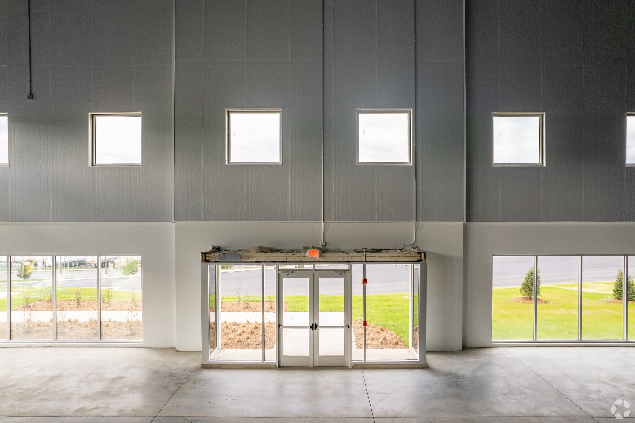 3905 Commerce Center Blvd, Bethlehem, PA to rent Interior Photo- Image 1 of 13