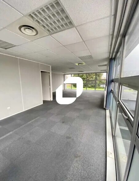 Office in Bordeaux to rent - Interior Photo - Image 2 of 23