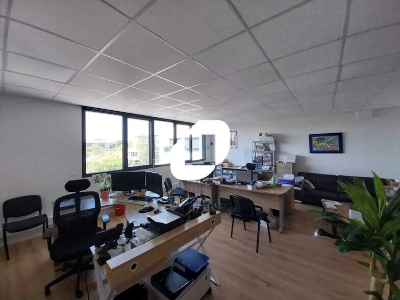 Office in Montpellier to rent - Interior Photo - Image 1 of 12