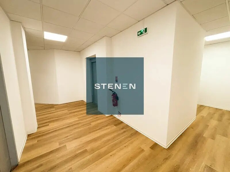 Office in Aubagne to rent Interior Photo- Image 1 of 4