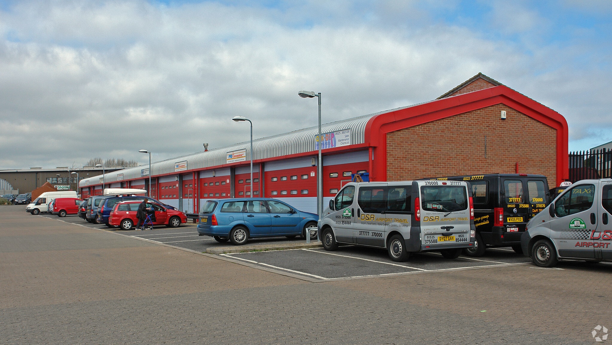 Acacia Clos, Leighton Buzzard to rent Primary Photo- Image 1 of 4