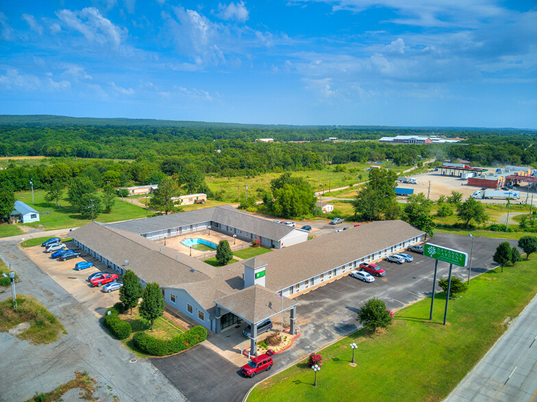 401 S Highway 69, Savanna, OK for sale - Building Photo - Image 1 of 1