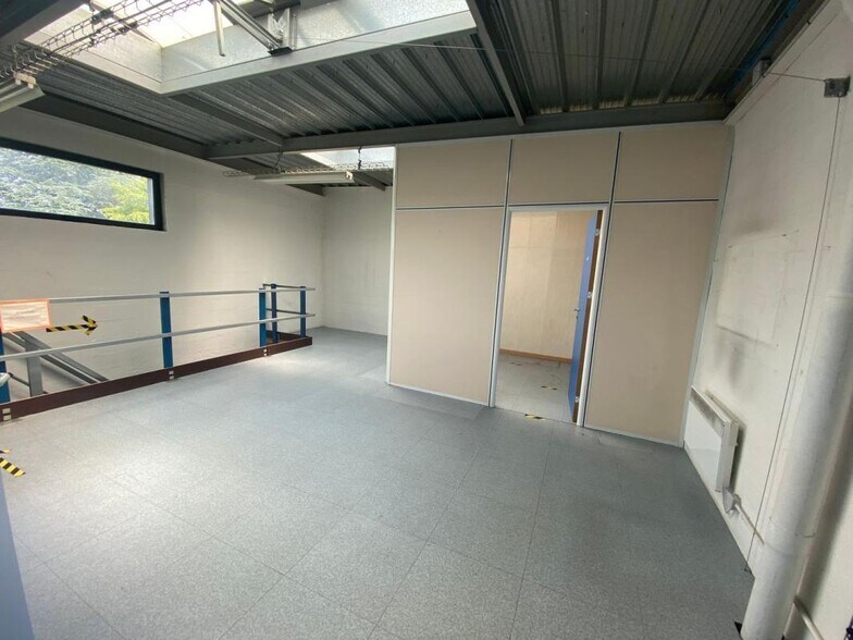Industrial in Gonesse to rent - Interior Photo - Image 3 of 6