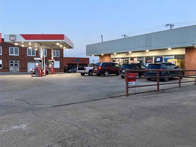 131 N Broadway St, Checotah, OK for sale - Building Photo - Image 1 of 1