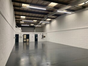 45-53 Potters Ln, Milton Keynes to rent Interior Photo- Image 2 of 10