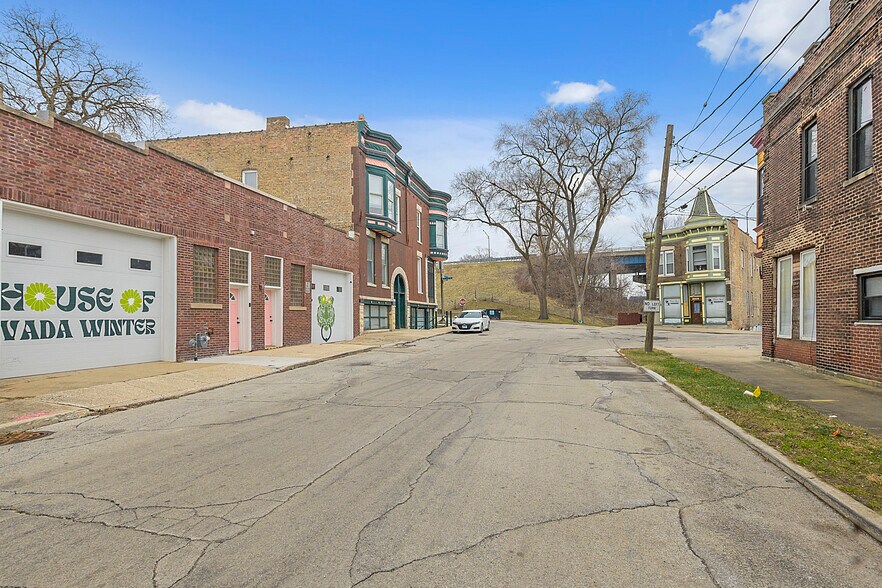 2414 James St, Blue Island, IL for sale - Building Photo - Image 3 of 21