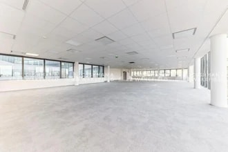 Office in Châtillon to rent Interior Photo- Image 2 of 8