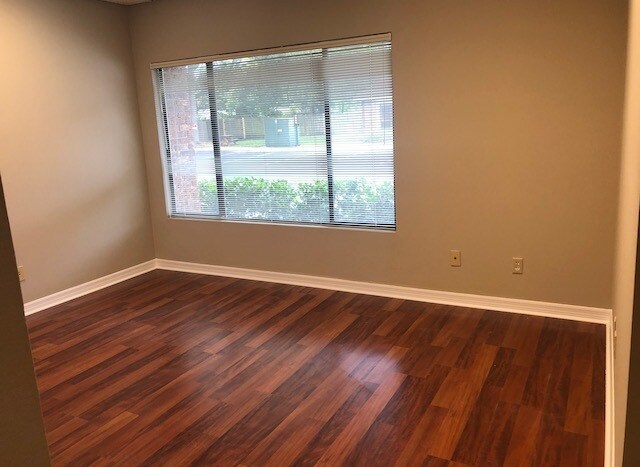 4741 Atlantic Blvd, Jacksonville, FL for rent - Interior Photo - Image 3 of 15