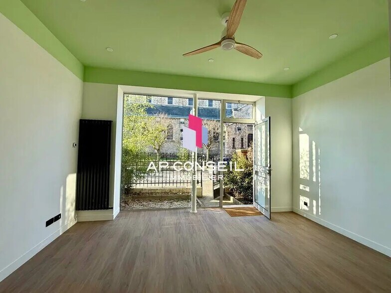 Retail in Le Chesnay-Rocquencourt to rent - Interior Photo - Image 3 of 11