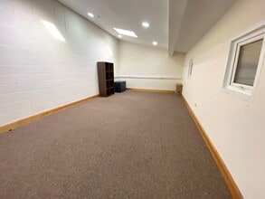 81 Canterbury St, Blackburn to rent Interior Photo- Image 2 of 5