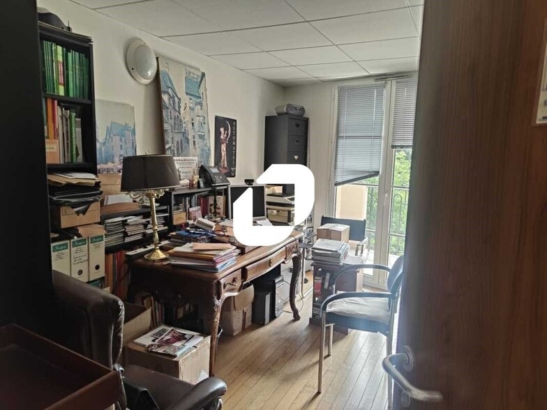 Office in Puteaux for sale - Building Photo - Image 3 of 5