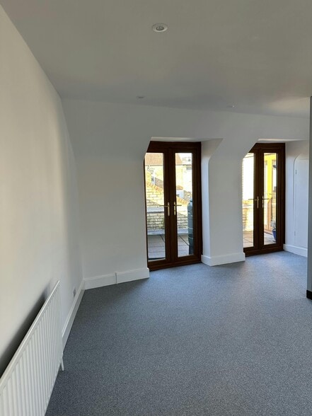 Bective Pl, London to rent - Building Photo - Image 3 of 13