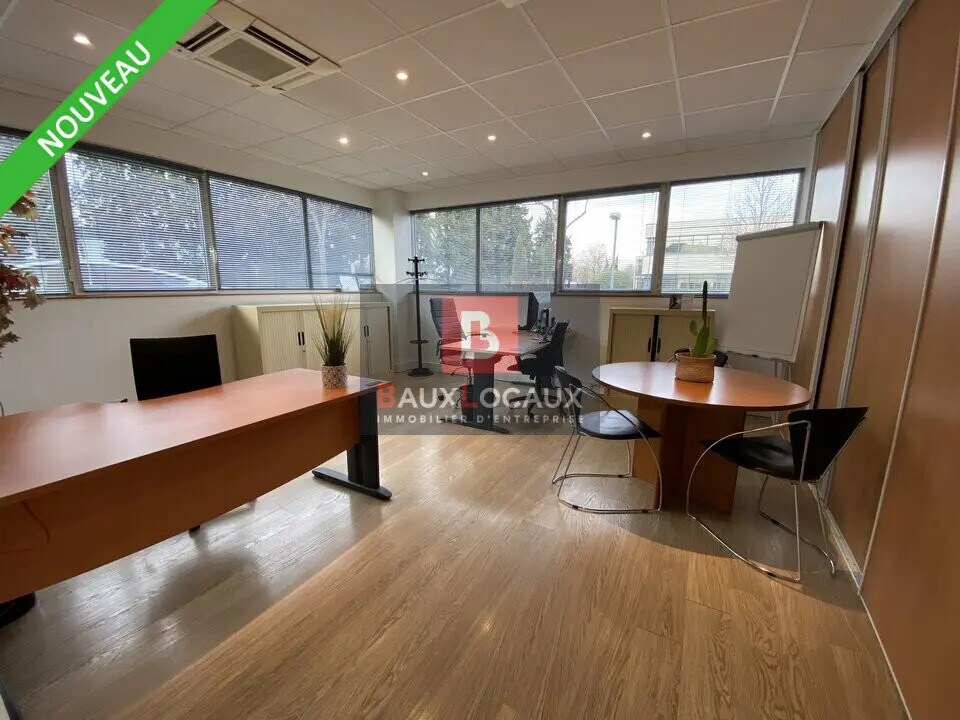 Location Bureaux 135 m² - Photo 1