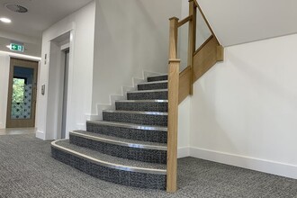 Compass Rd, Portsmouth to rent Interior Photo- Image 2 of 7