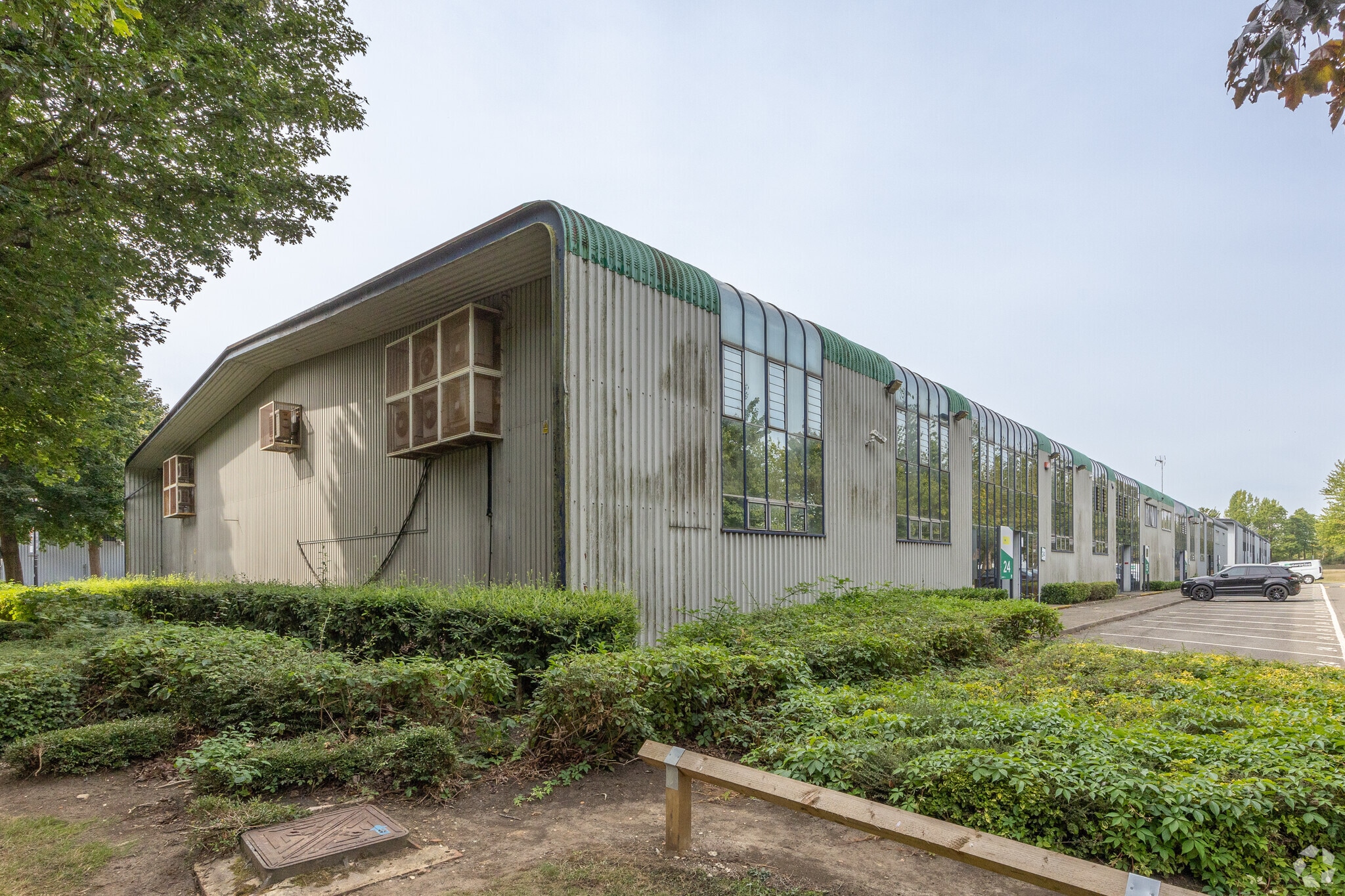 24-27 Alston Dr, Milton Keynes for sale Primary Photo- Image 1 of 1