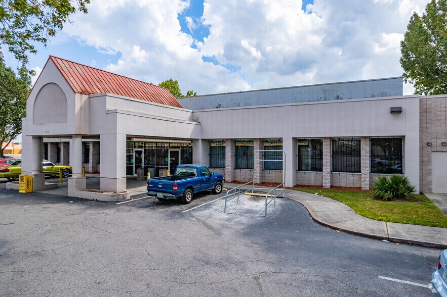 11616 N Nebraska Ave, Tampa, FL for sale - Building Photo - Image 2 of 5