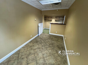 510-526 SE Dixie Hwy, Stuart, FL for rent Lobby- Image 2 of 17